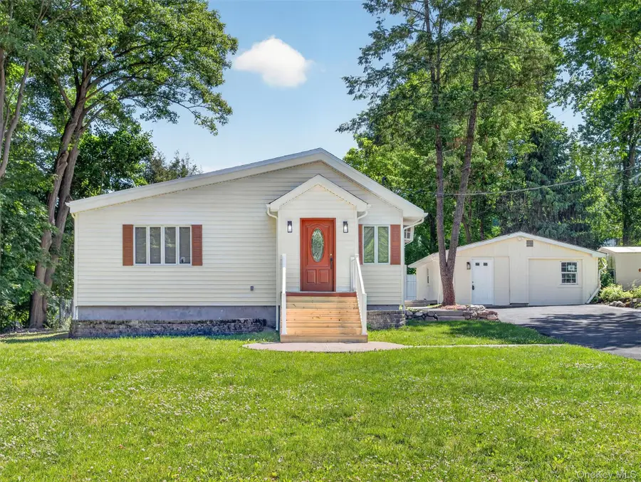 14 Forest Glen Road, Valley Cottage, NY 10989 - #2