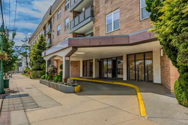 360 Central Avenue #128, Lawrence, NY 11559