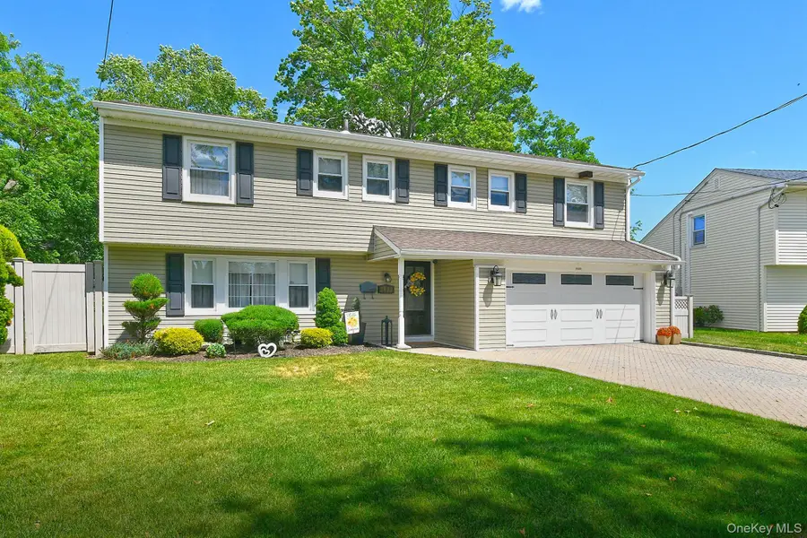 2432 Kayron Lane, North Bellmore, NY 11710 - #2