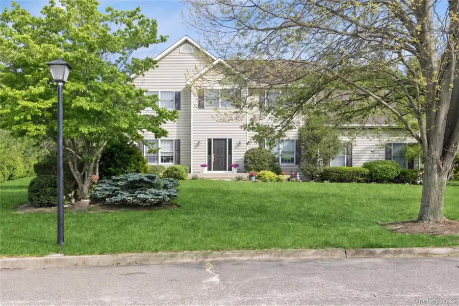 3 Naomi Court, Melville, NY 11747 - #2