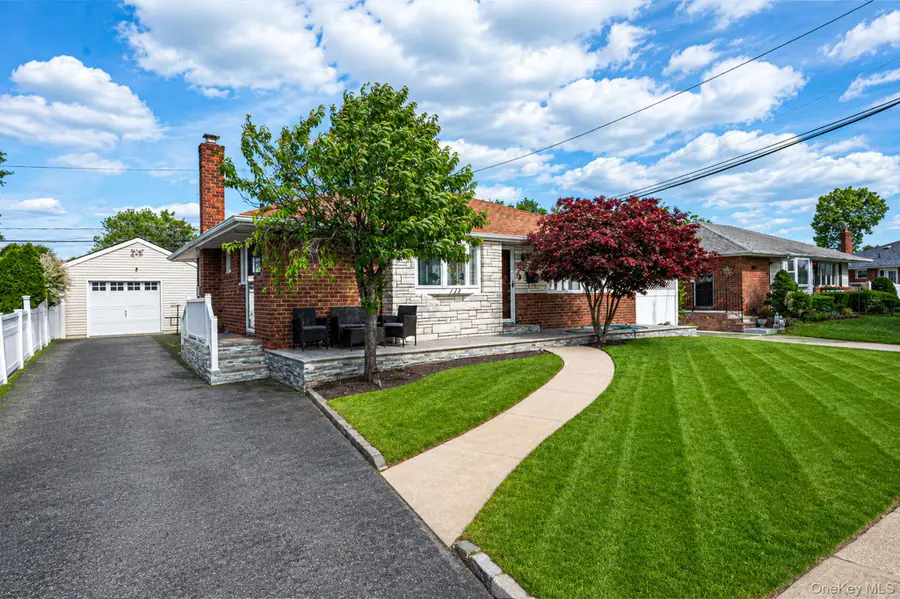 117 Wadsworth Avenue, Levittown, NY 11756 - #2