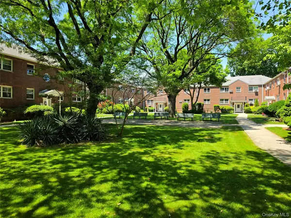 88-27 Shore Parkway #25, Howard Beach, NY 11414
