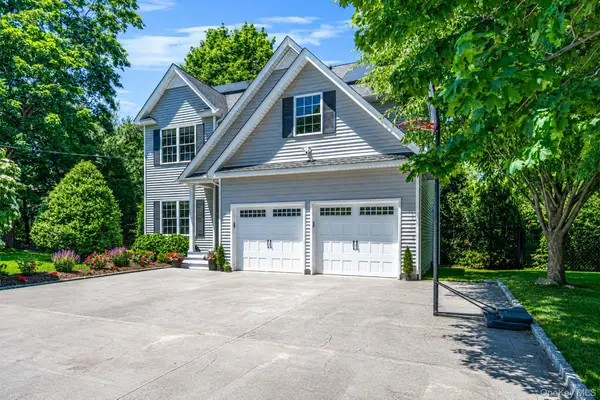 44 Merritts Path, Rocky Point, NY 11778