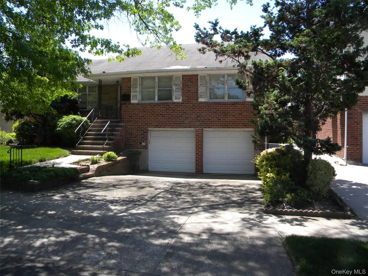 2810 210th Place, Bayside, NY 11360 - #1