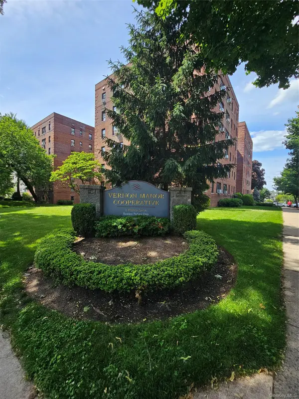 1 Fisher Drive #607, Mount Vernon, NY 10552