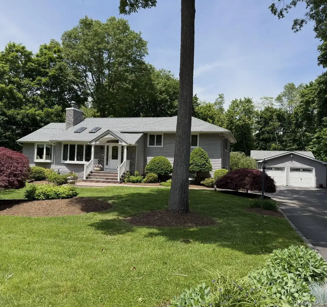 3 Hunter Court, Dix Hills, NY 11746 - #1