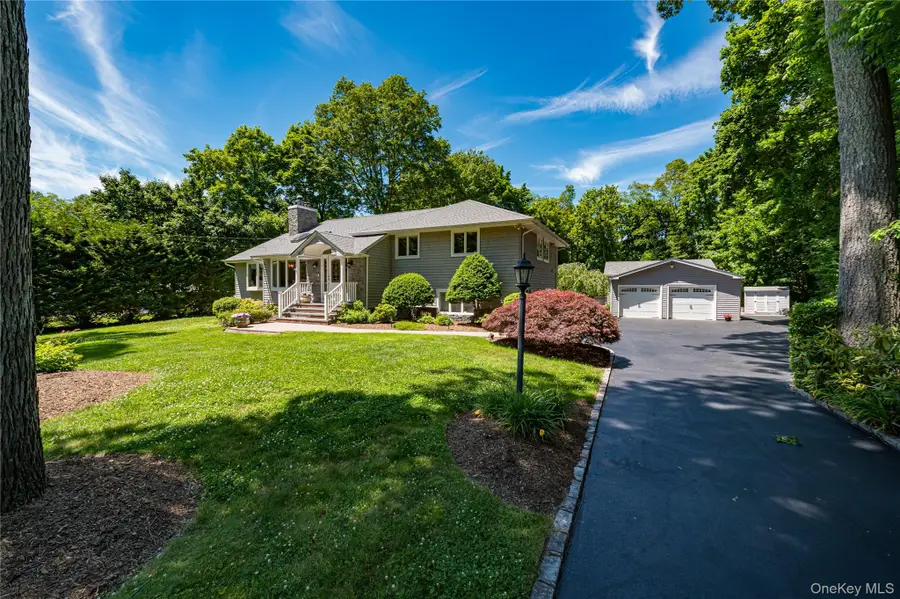 3 Hunter Court, Dix Hills, NY 11746 - #3