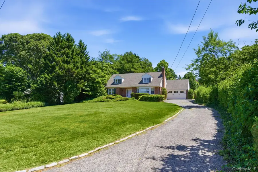 9 Fox Hunt Lane, Cold Spring Harbor, NY 11724 - #2
