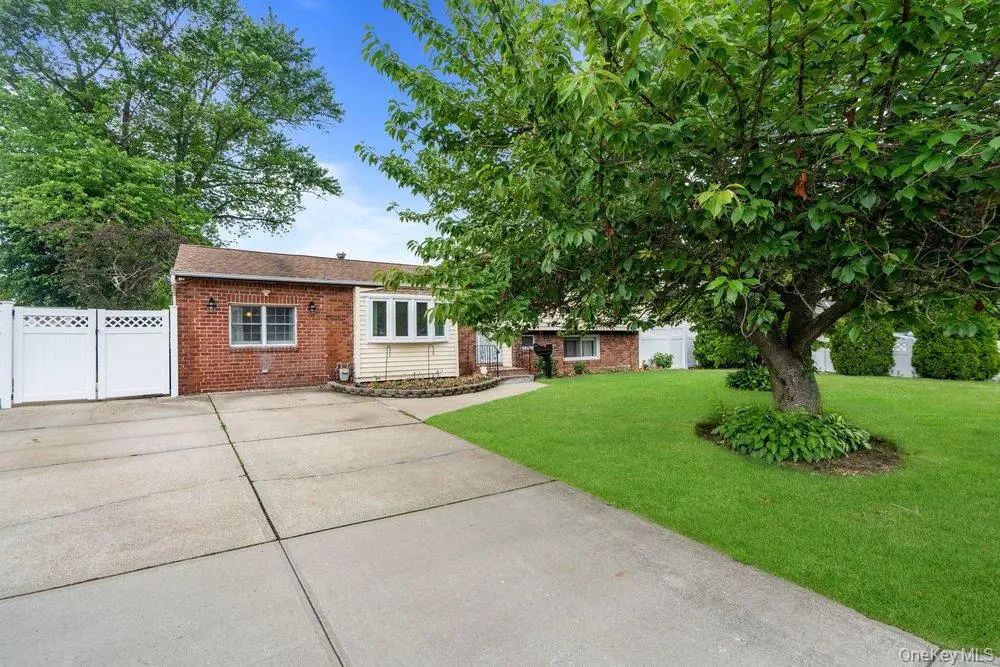 282 W 22nd Street, Deer Park, NY 11729 - #1