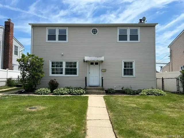 32 Gables Drive, Hicksville, NY 11801 - #1