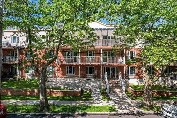 6434 Grand Central Parkway #2B, Forest Hills, NY 11375