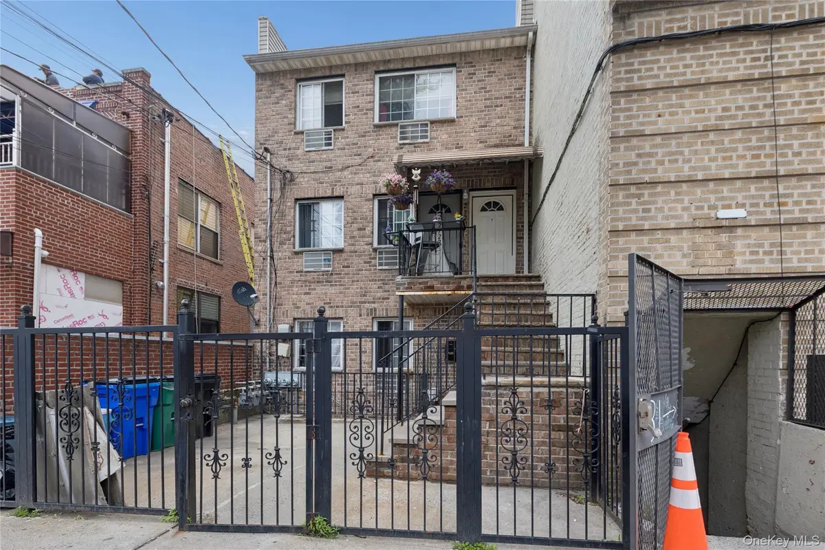 2722 Wallace Avenue, Bronx, NY 10467 - #1