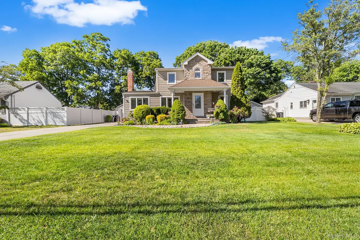 113 Duffy Place, West Islip, NY 11795 - #1