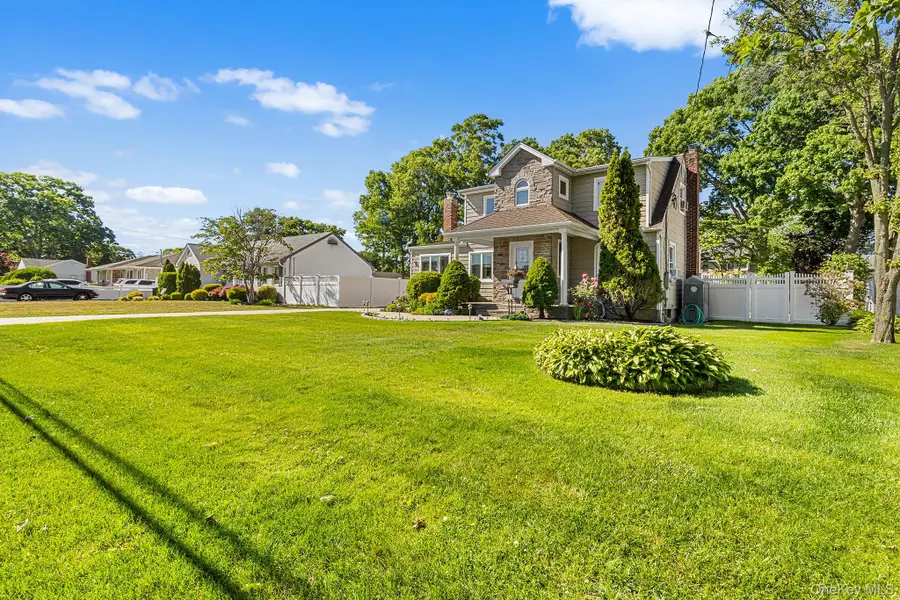 113 Duffy Place, West Islip, NY 11795 - #3