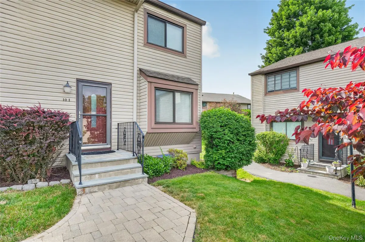 10 Squires Gate #I, Poughkeepsie, NY 12603 - #1