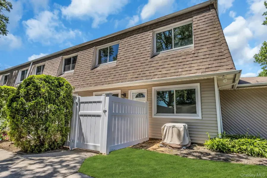 206 Storm Drive, Holtsville, NY 11742 - #3