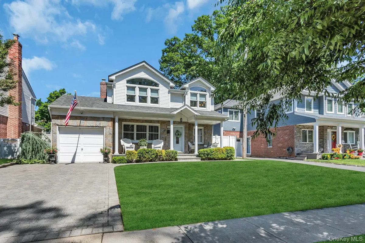 12 Pinewood Lane, New Hyde Park, NY 11040 - #1
