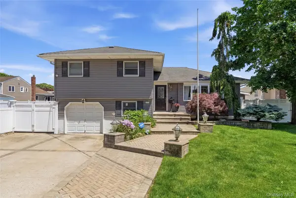 453 2nd Avenue, Massapequa Park, NY 11762