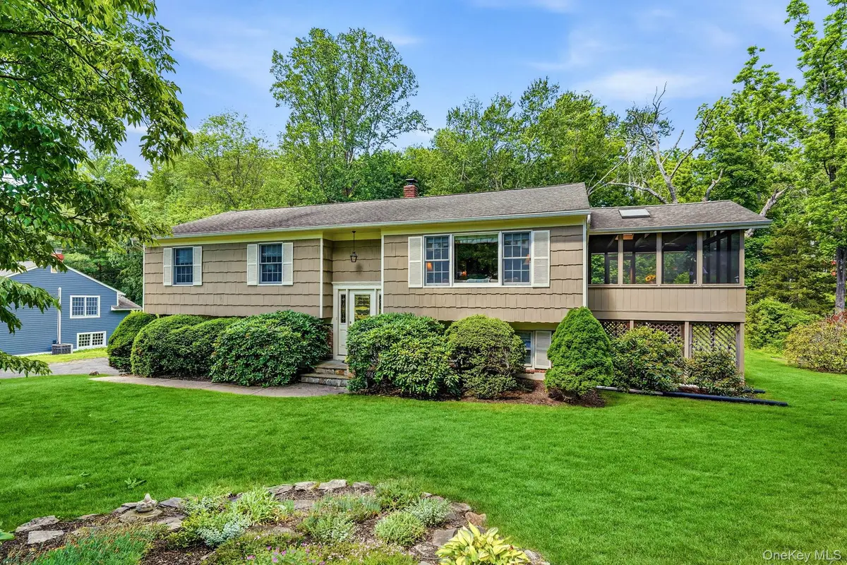 22 Locksley Lane, Bedford Hills, NY 10507 - #1