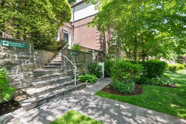 9 Sentry Place #TR, Scarsdale, NY 10583