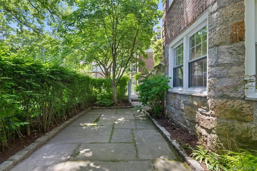 9 Sentry Place #TR, Scarsdale, NY 10583 - #3