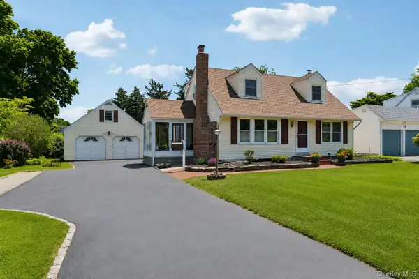 33 Cornell Street, East Northport, NY 11731