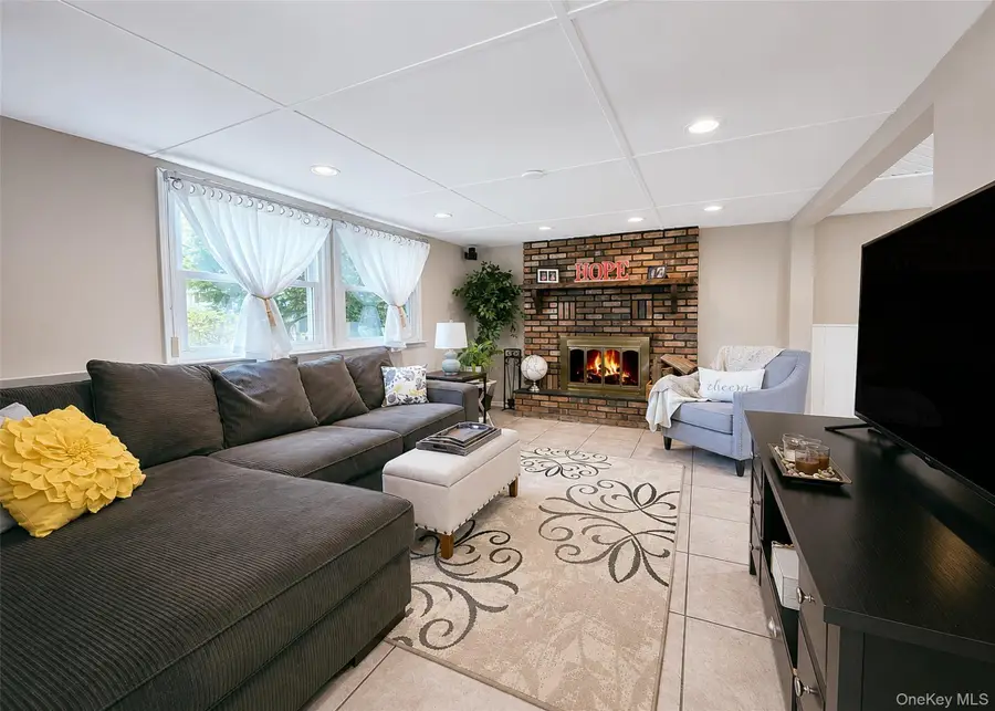 15 Cabin Lane, East Setauket, NY 11733 - #2