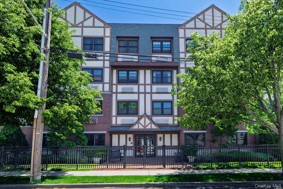 55 Clinton Avenue #401, Rockville Centre, NY 11570 - #1