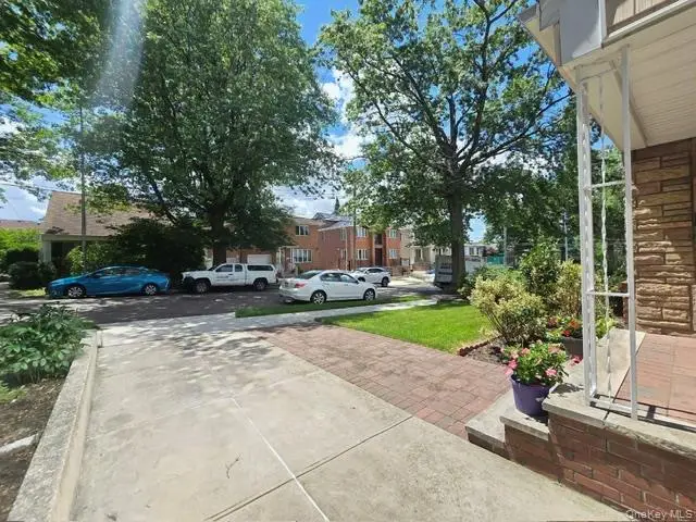 24841 Thebes Avenue, Little Neck, NY 11362 - #3