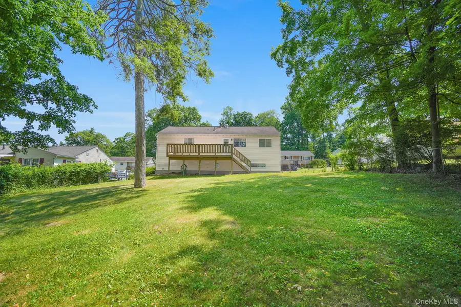 8 Ricky Lane, Poughkeepsie, NY 12601 - #2