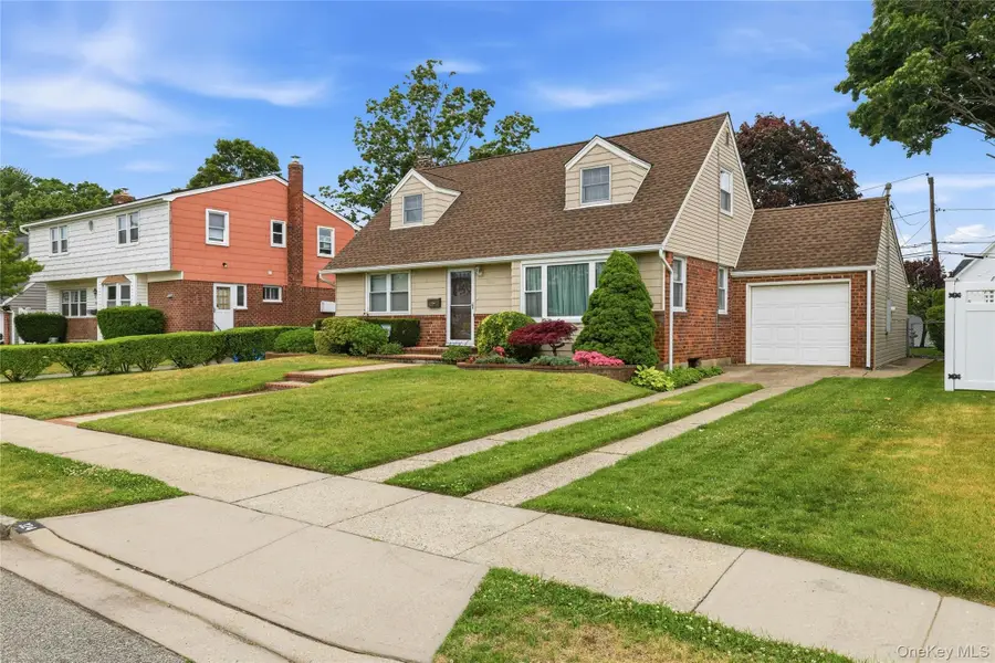 324 Coleridge Street, Levittown, NY 11756 - #3