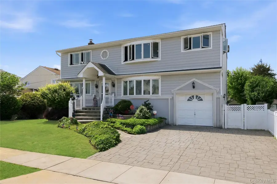 20 Elm Street, Massapequa, NY 11758 - #2