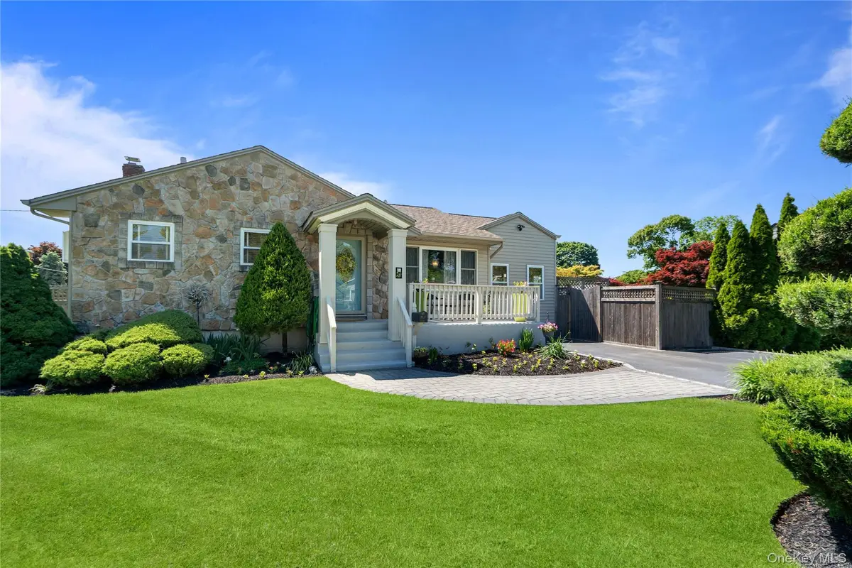 36 Lumur Drive, Sayville, NY 11782 - #1