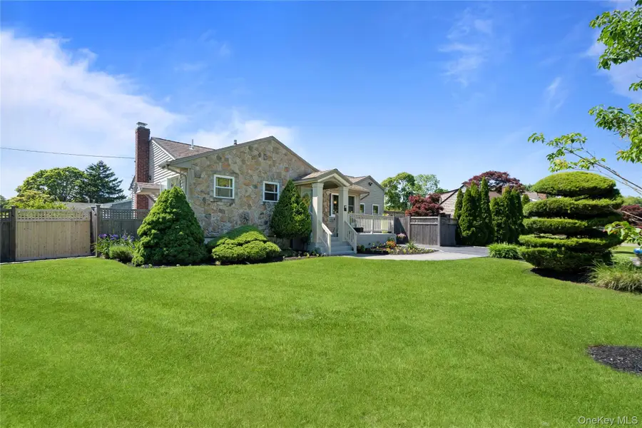 36 Lumur Drive, Sayville, NY 11782 - #2