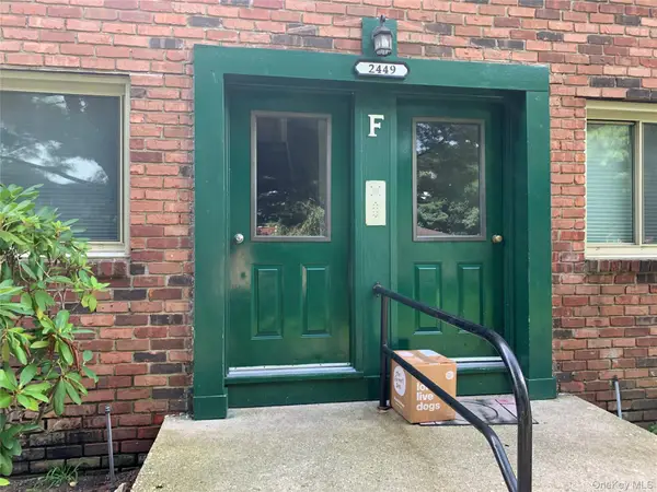 2449F Union #12B, Islip, NY 11751