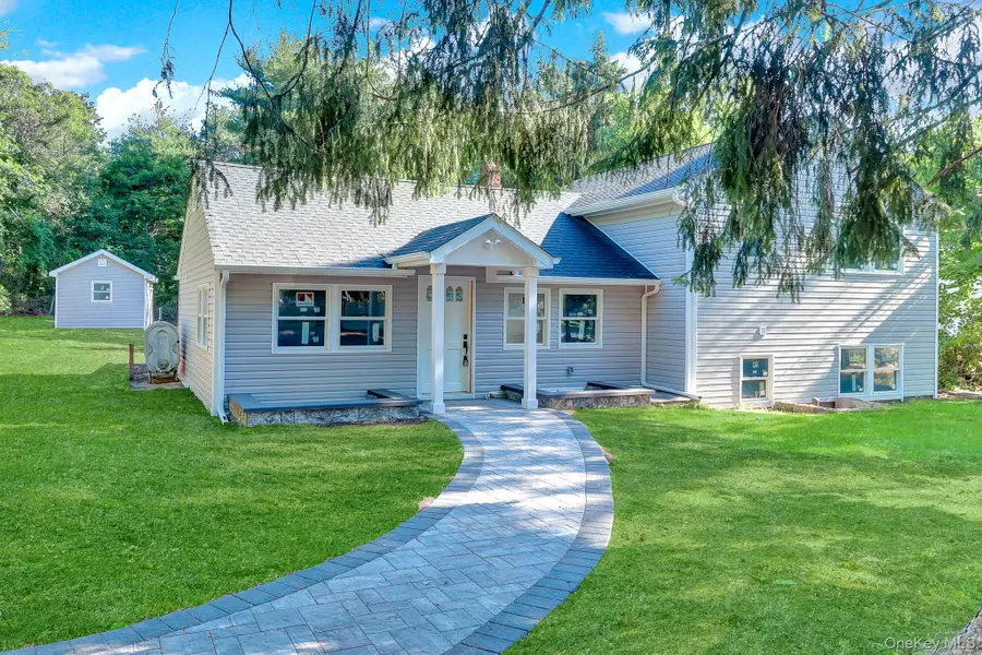 85 Hawthorne Street, Selden, NY 11784 - #3
