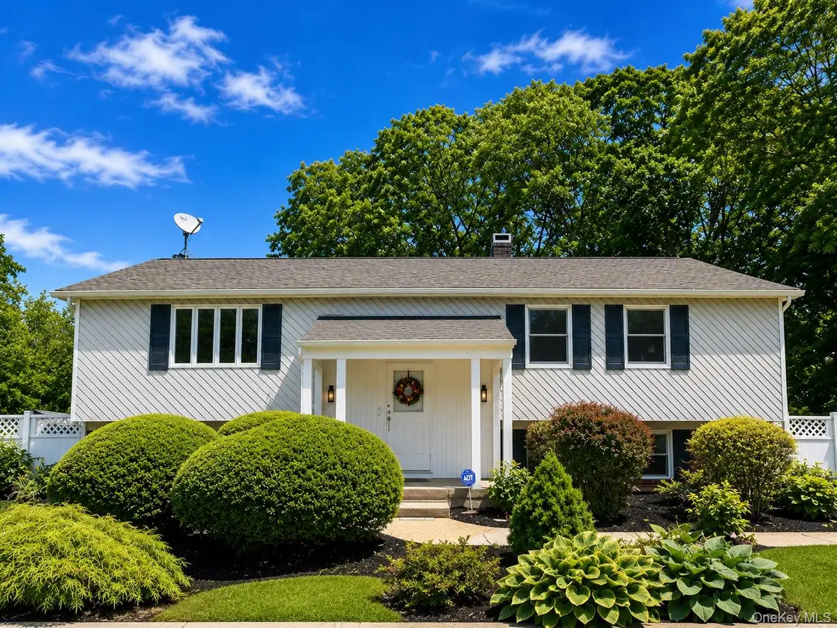 27 Wedgewood Drive, Coram, NY 11727 - #1