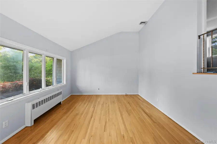 21 Via Continental, Huntington Station, NY 11746 - #3