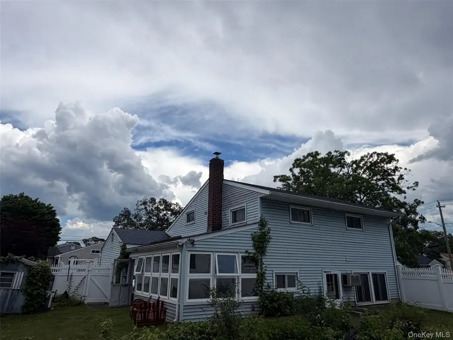 5 Lion Lane, North Babylon, NY 11703 - #3