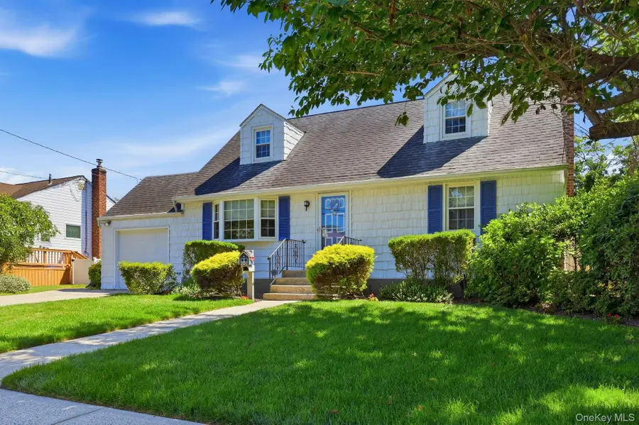 1 Dogwood Street, Farmingdale, NY 11735 - #2