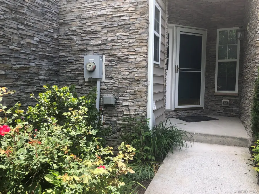 731 Huntington Drive, Fishkill, NY 12524 - #3