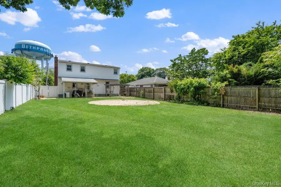 101 Spruce Avenue, Bethpage, NY 11714 - #3