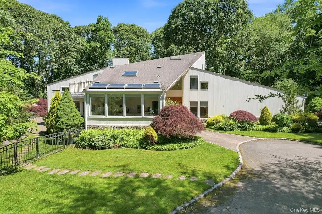 29 Amber Lane, Oyster Bay Cove, NY 11771 - #1