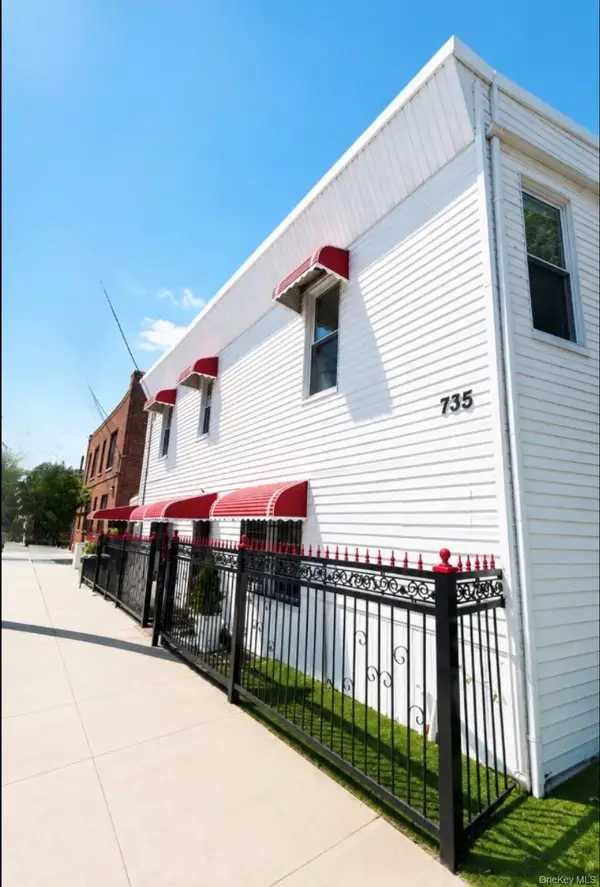 735 E 211th Street, Bronx, NY 10467