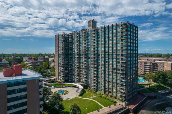166-25 Powells Cove Boulevard #17F, Beechhurst, NY 11357