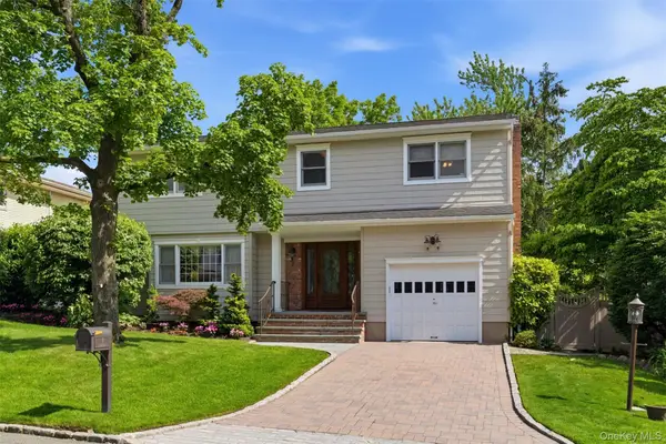 7 Lawrence Court, Syosset, NY 11791