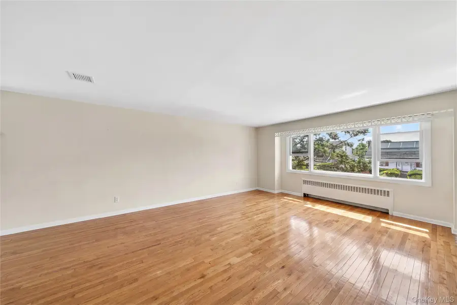 240 Pearl Street, Lawrence, NY 11559 - #3