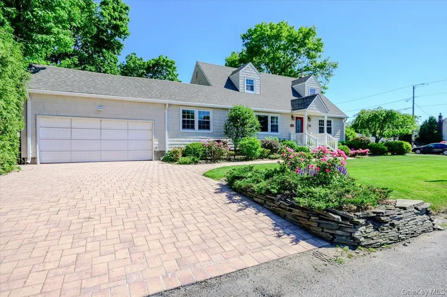 1401 Herzel Boulevard, West Babylon, NY 11704 - #2