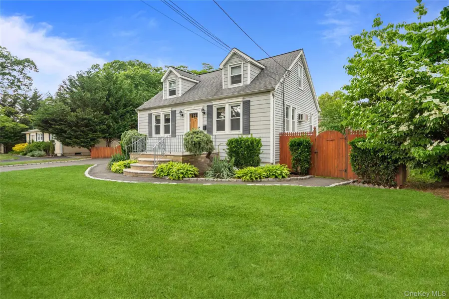 19 Roy Avenue, West Islip, NY 11795 - #3