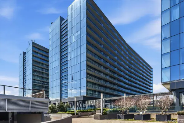 131-03 40th Road #9N, Flushing, NY 11354